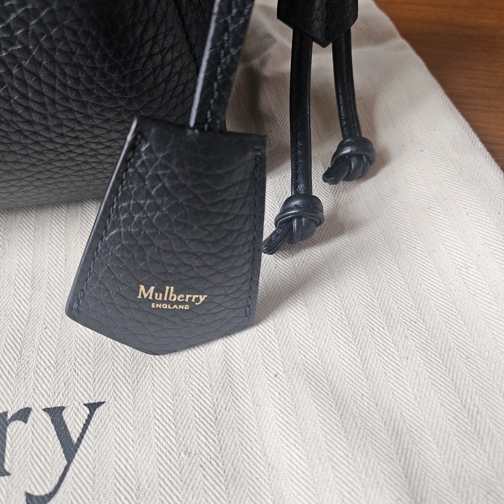 Mulberry Black Leather Shoulder Bag with Gold Hardware - Picture 3 of 10